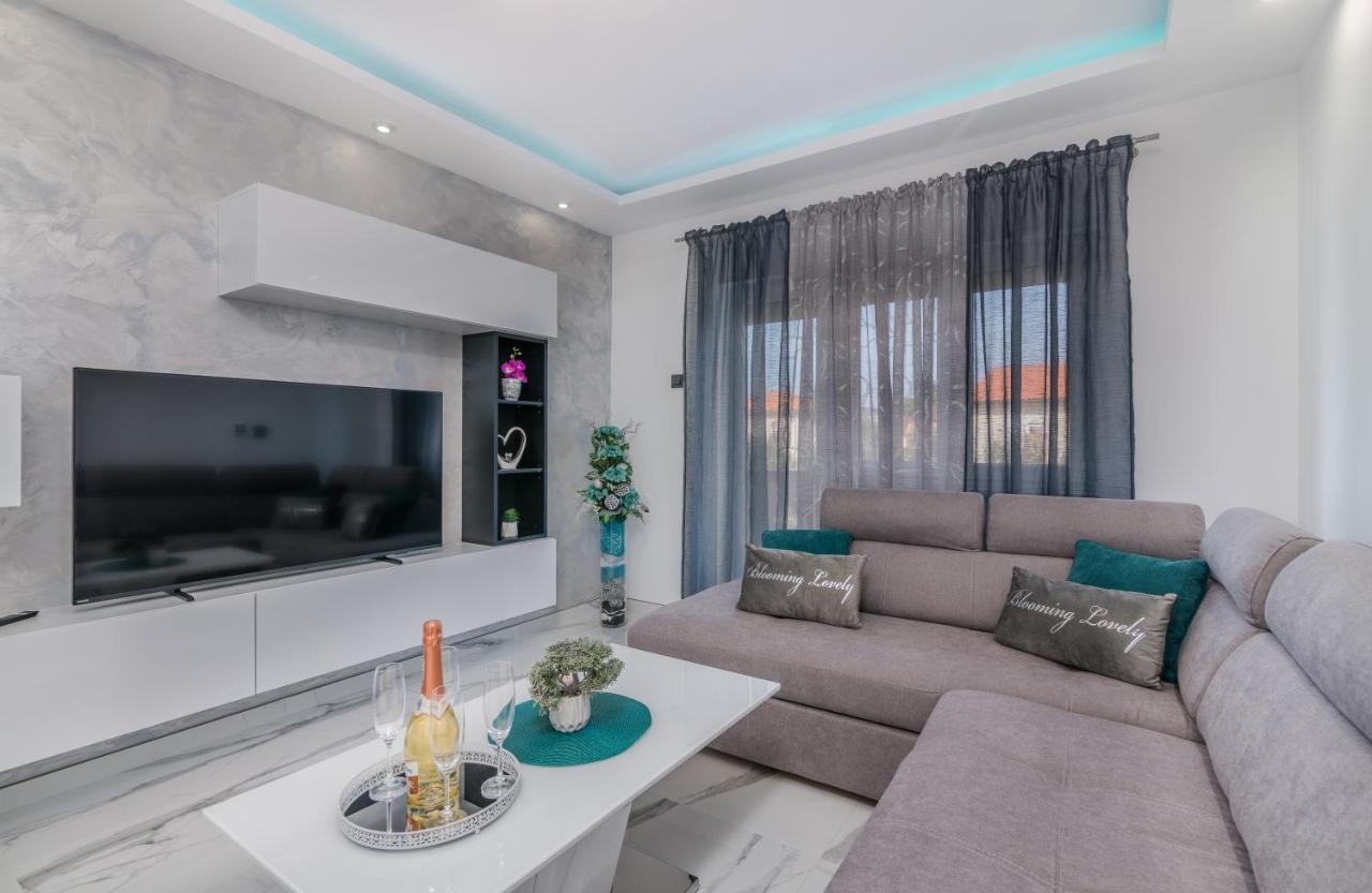 Apartman Luxury Lure Krk Town Exterior photo