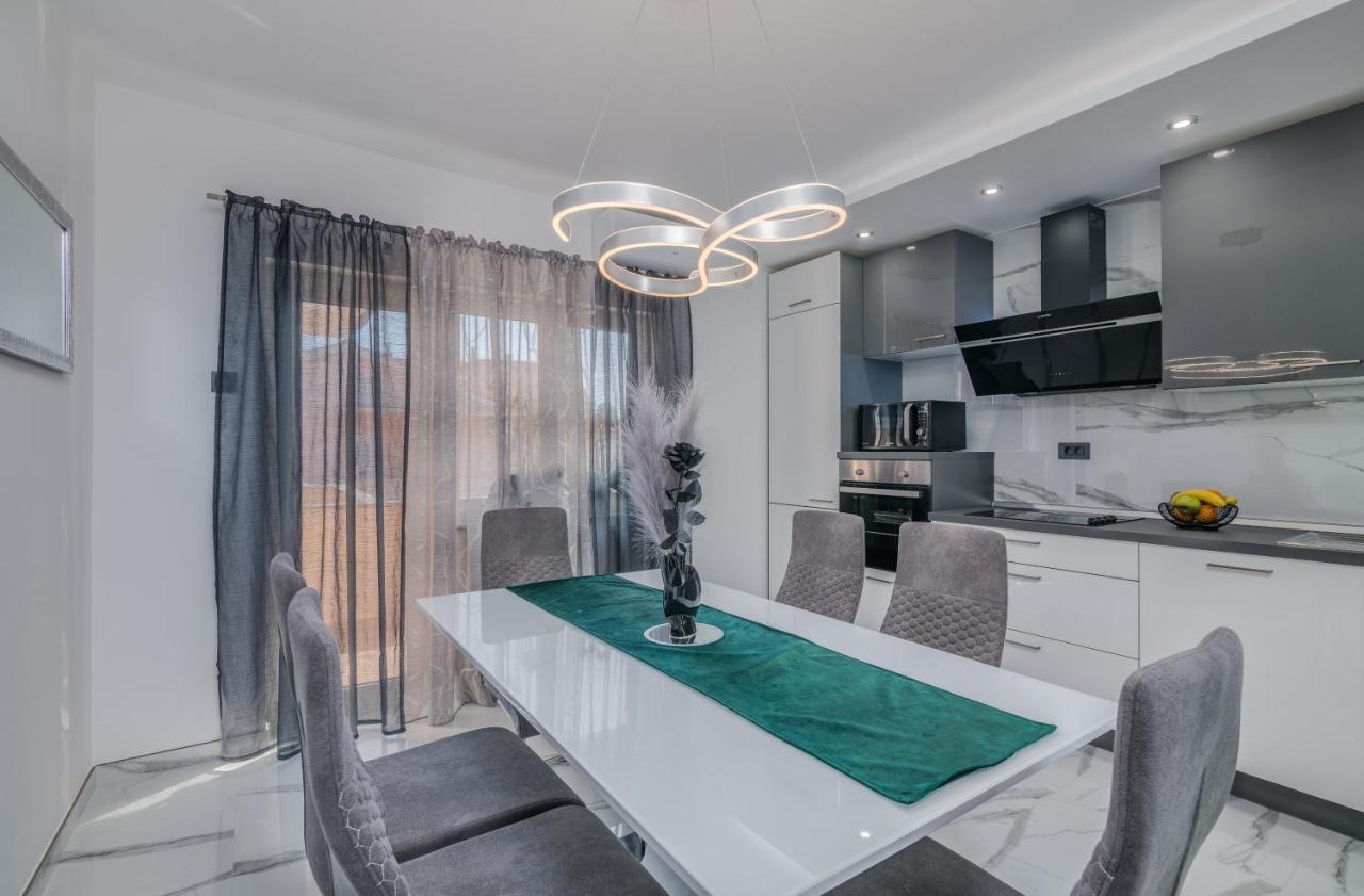 Apartman Luxury Lure Krk Town Exterior photo